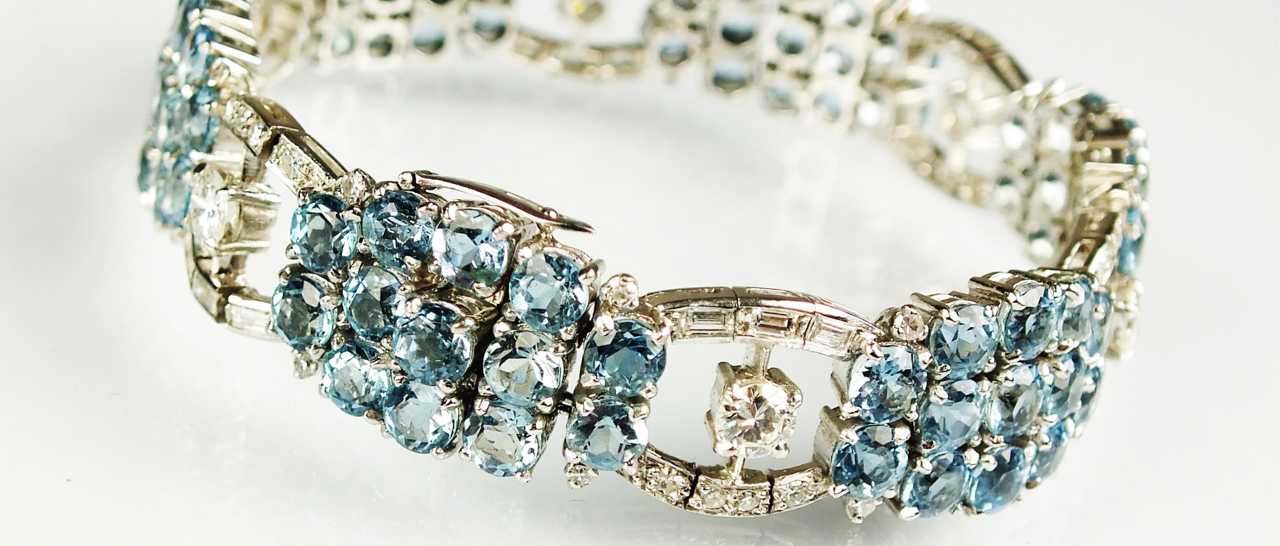 Jewellery / Antiques and Collectables Valuation Event I Halls Fine Art